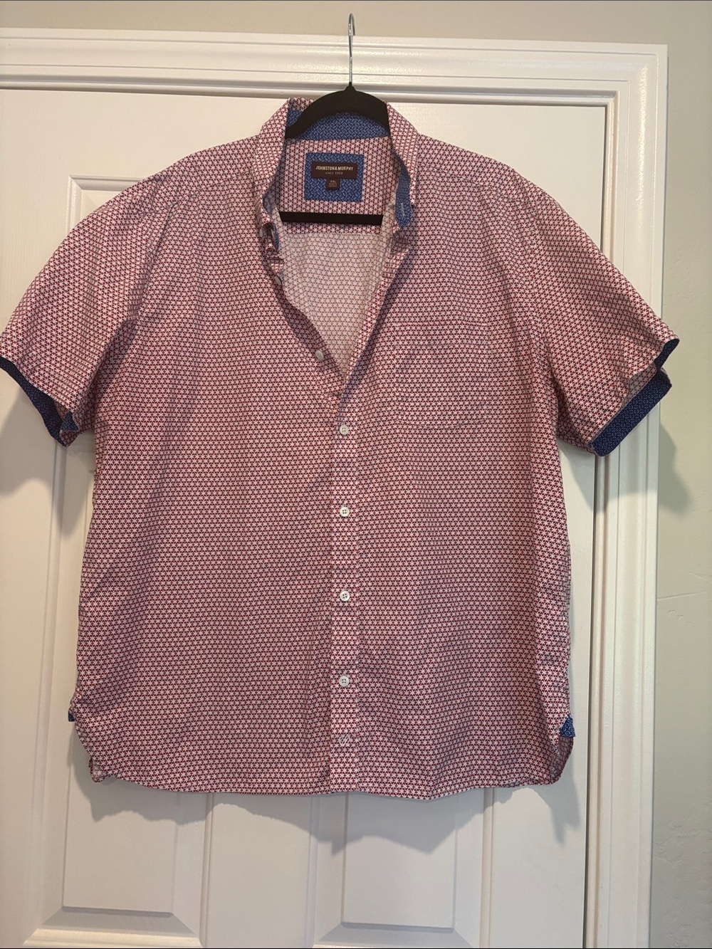 Johnston & Murphy Men’s Red, Blue & White Patterned Button-Down Shirt